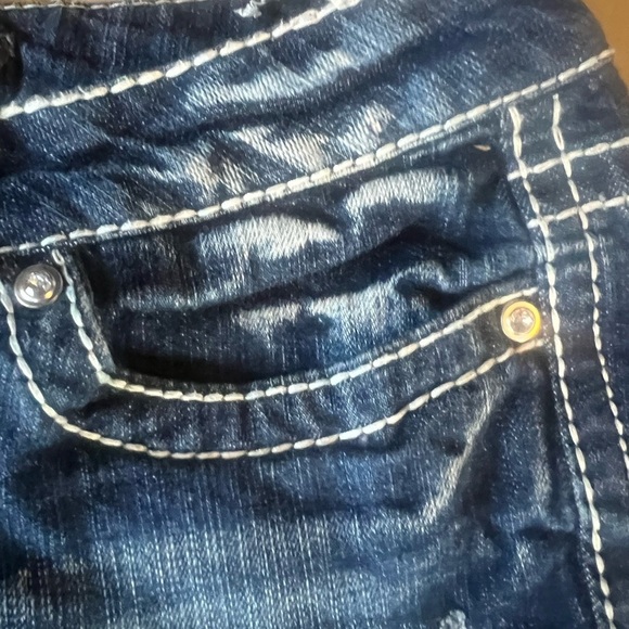 Cello ladies long shorts five pocket style, intricate embellishments size 11 - Picture 8 of 15